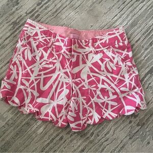 Lilly Pulitzer Pink White Dragonfly Scallop Hem Buttercup Shorts. Size 00